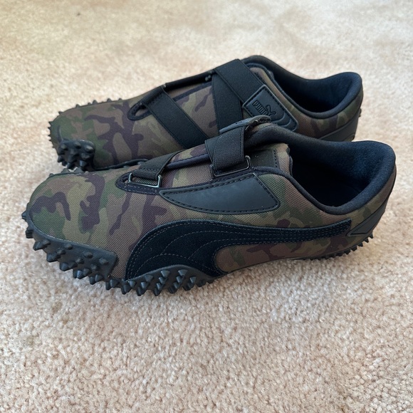 Puma Black Sneakers with Aggressive Tread and Streamlined Design Sizes 7.5 / 8.5